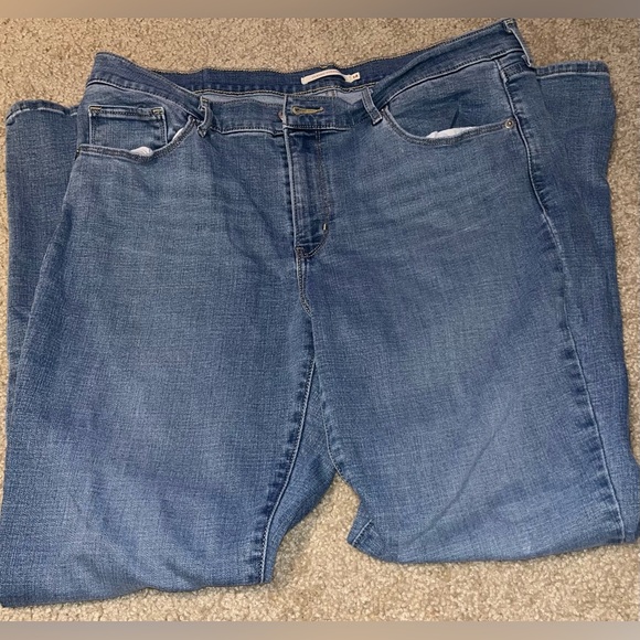Levi's Denim - Levi’s Jeans Women’s Size 14 32 X 30 Classic Straight Leg Light Wash